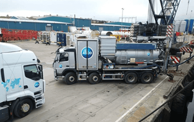 Quayside PSV tank cleaning